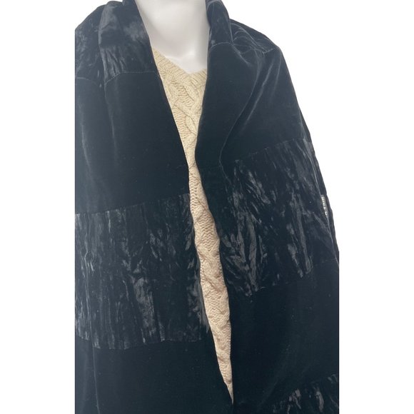 NWOT Mina Mann Women's Black Two-Tone Velvet Designer Scarf - Picture 5 of 8